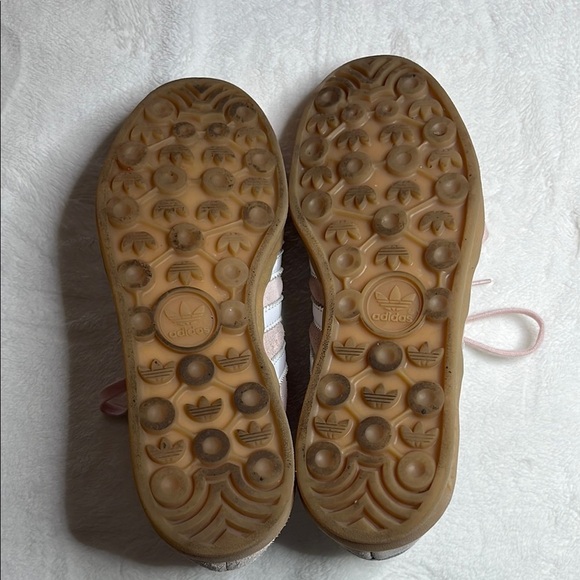 Adidas Pink and White Retro-Inspired Sneakers - Picture 4 of 13